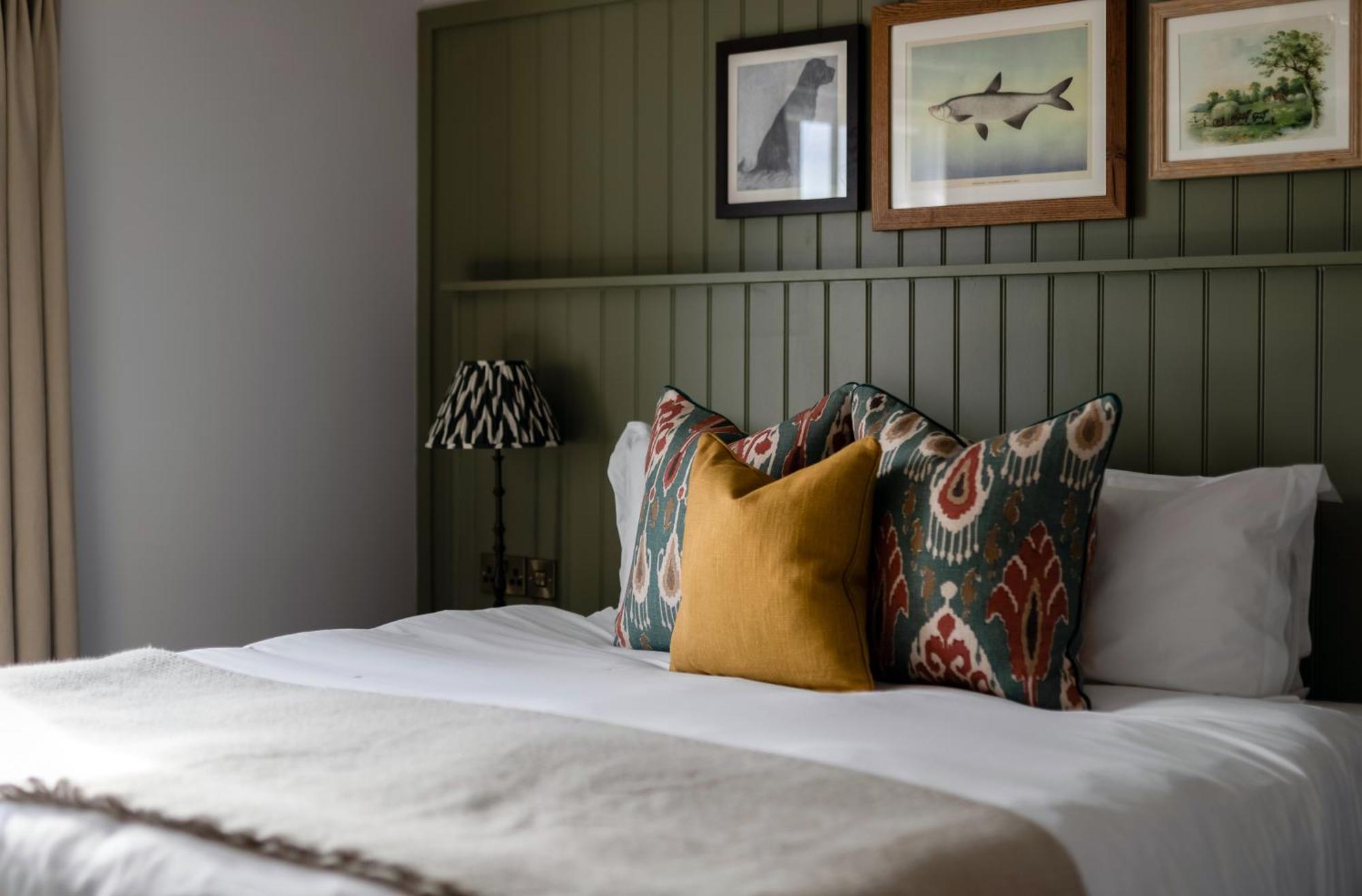 The Bridge Hotel Chertsey Eksteriør billede