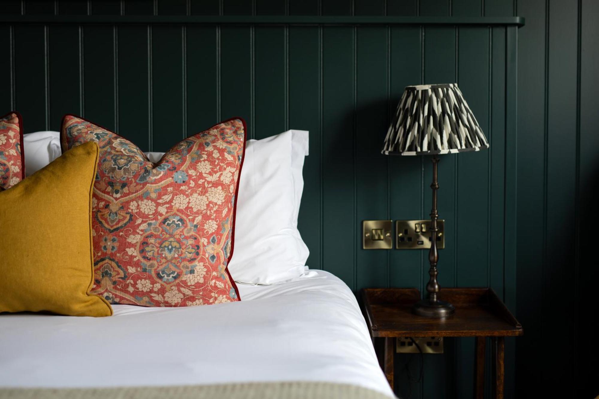 The Bridge Hotel Chertsey Eksteriør billede
