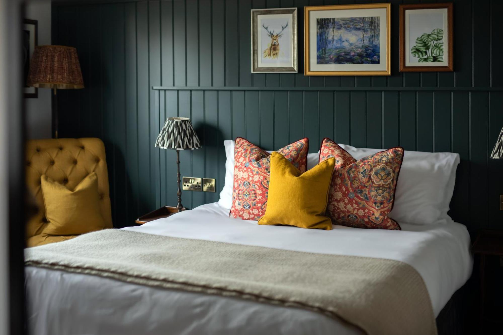 The Bridge Hotel Chertsey Eksteriør billede