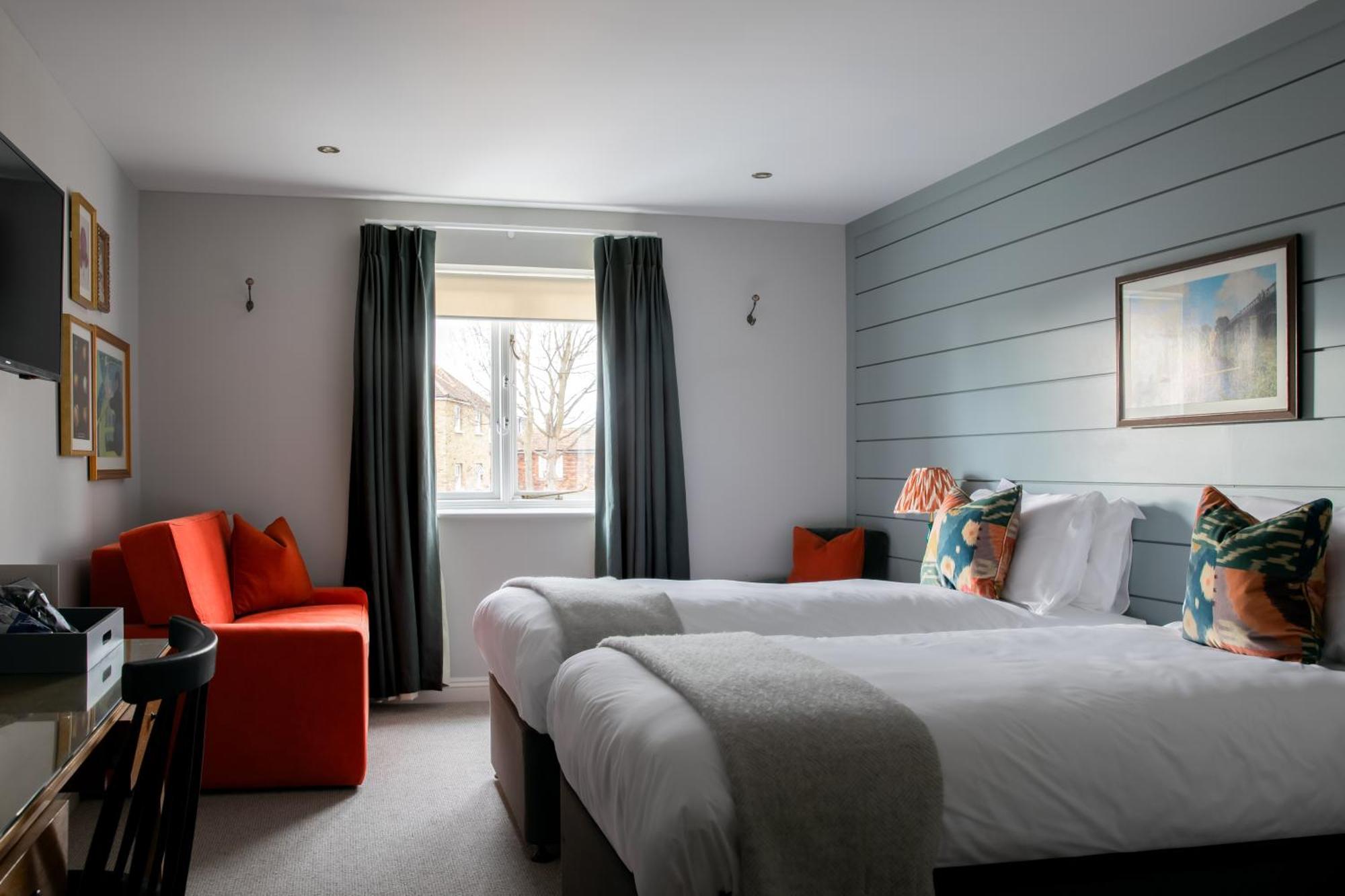 The Bridge Hotel Chertsey Eksteriør billede