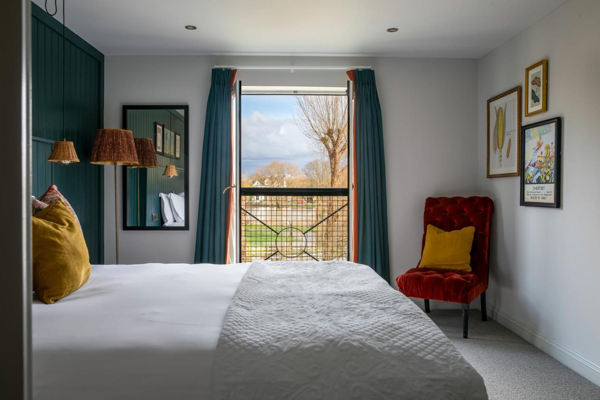 The Bridge Hotel Chertsey Eksteriør billede
