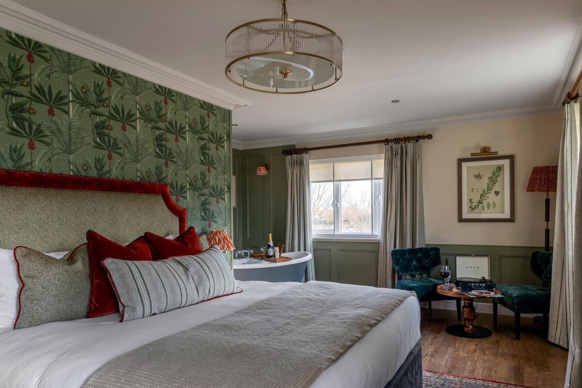 The Bridge Hotel Chertsey Eksteriør billede