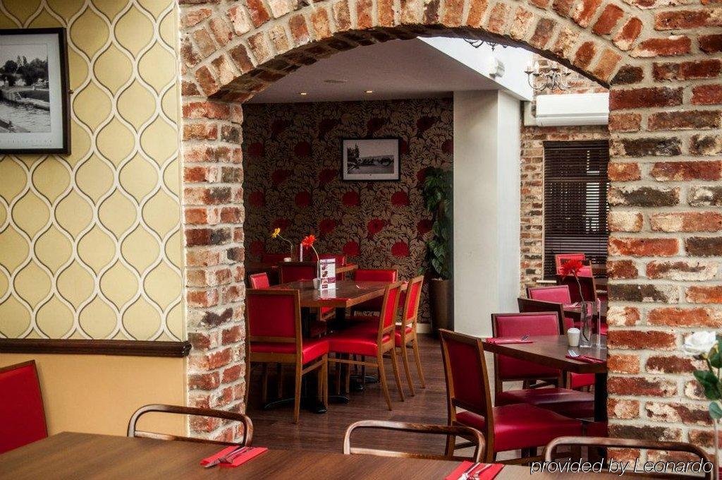 The Bridge Hotel Chertsey Eksteriør billede