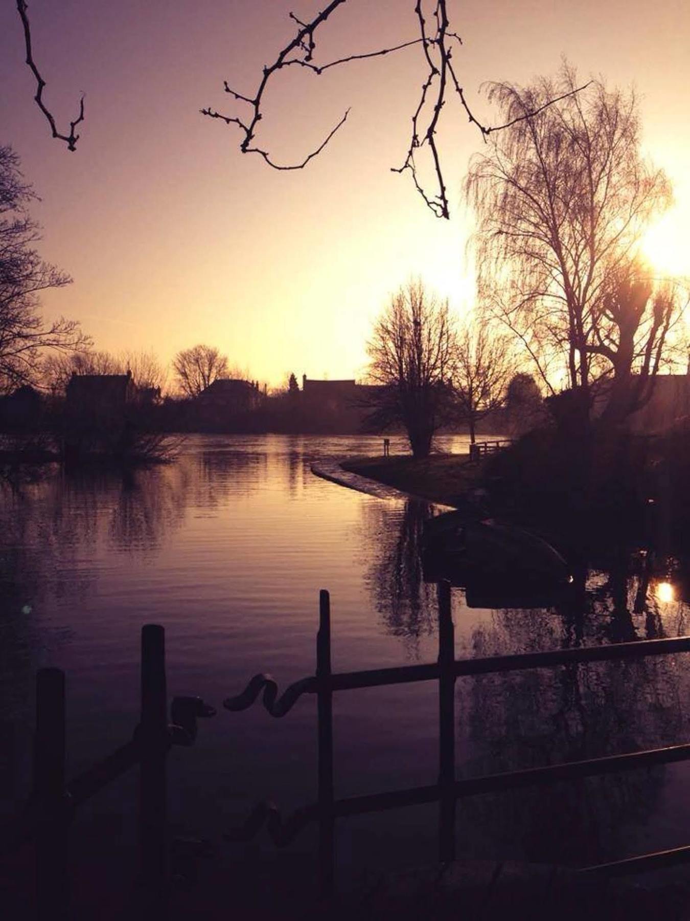 The Bridge Hotel Chertsey Eksteriør billede