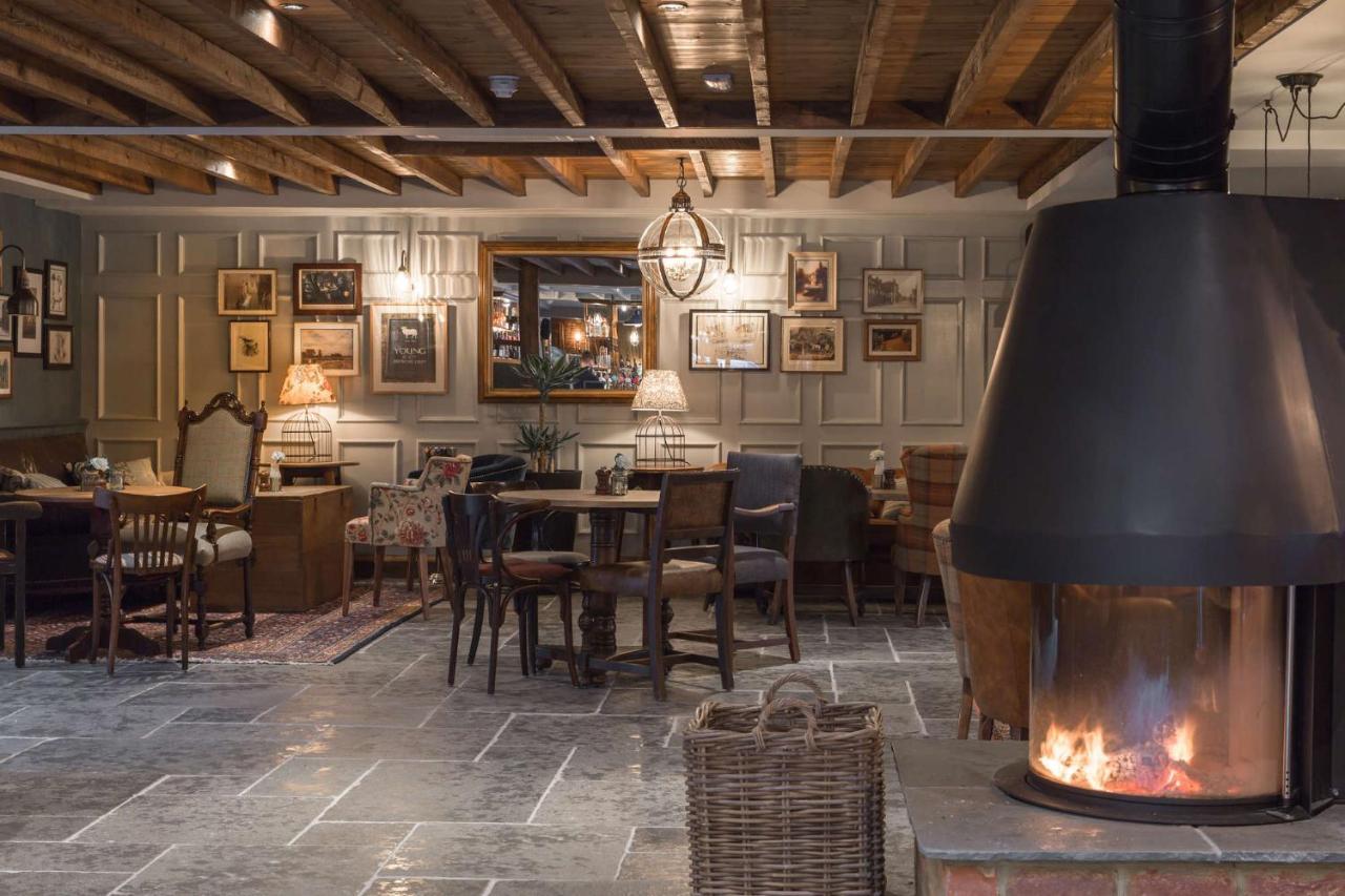 The Bridge Hotel Chertsey Eksteriør billede